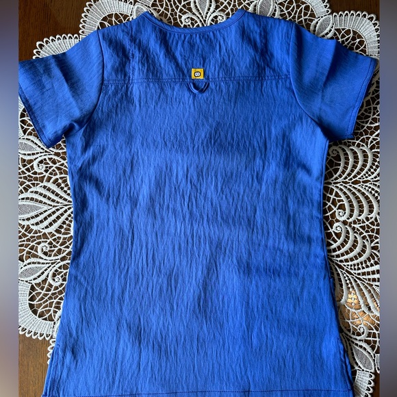 4 way stretch scrub top by Wink ~ worn once ~ - Picture 3 of 5
